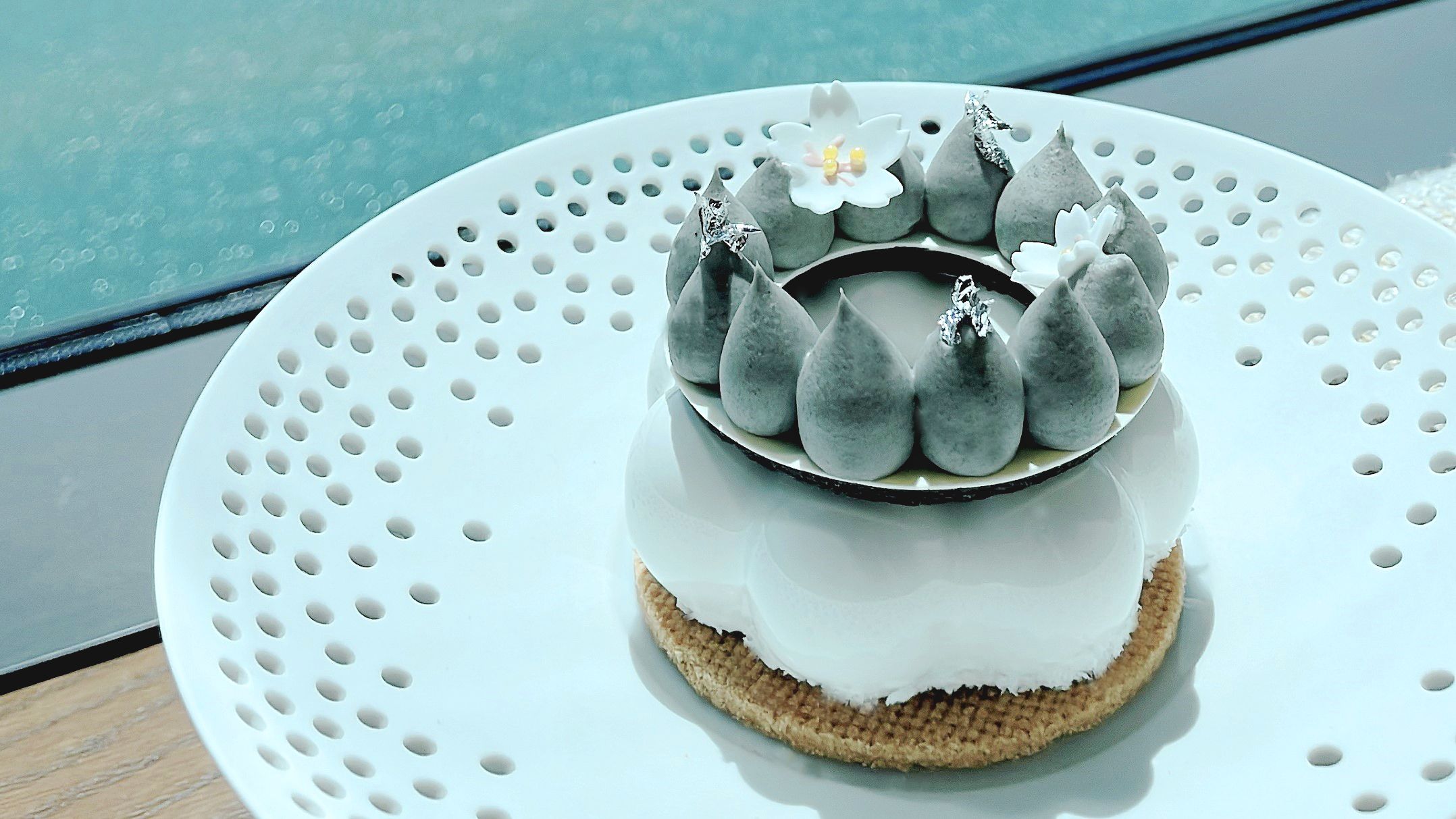 劉韻棋新品牌攜手香港瑰麗酒店 推出獨家限定豆奶蛋糕